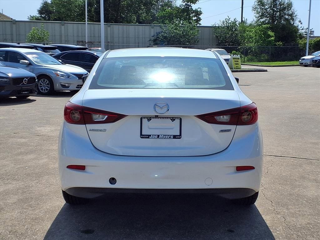 Used 2018 MAZDA MAZDA3 Sport w/ Preferred Equipment Package FWD image 8