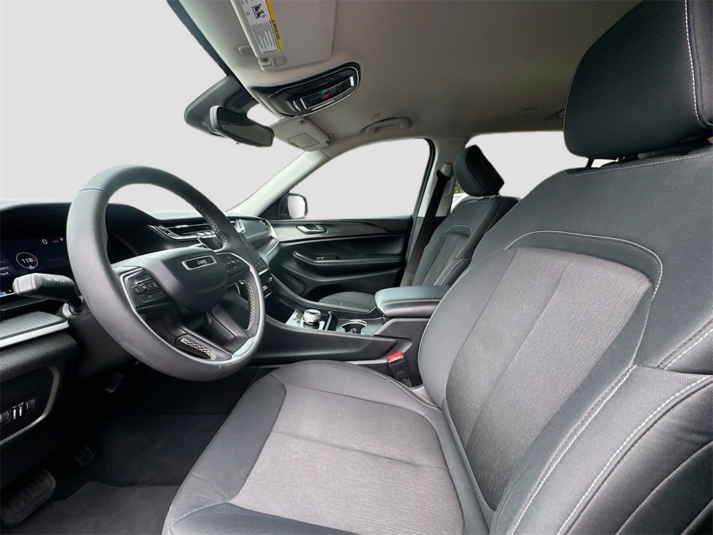 Used 2024 Jeep Grand Cherokee L Laredo image 19