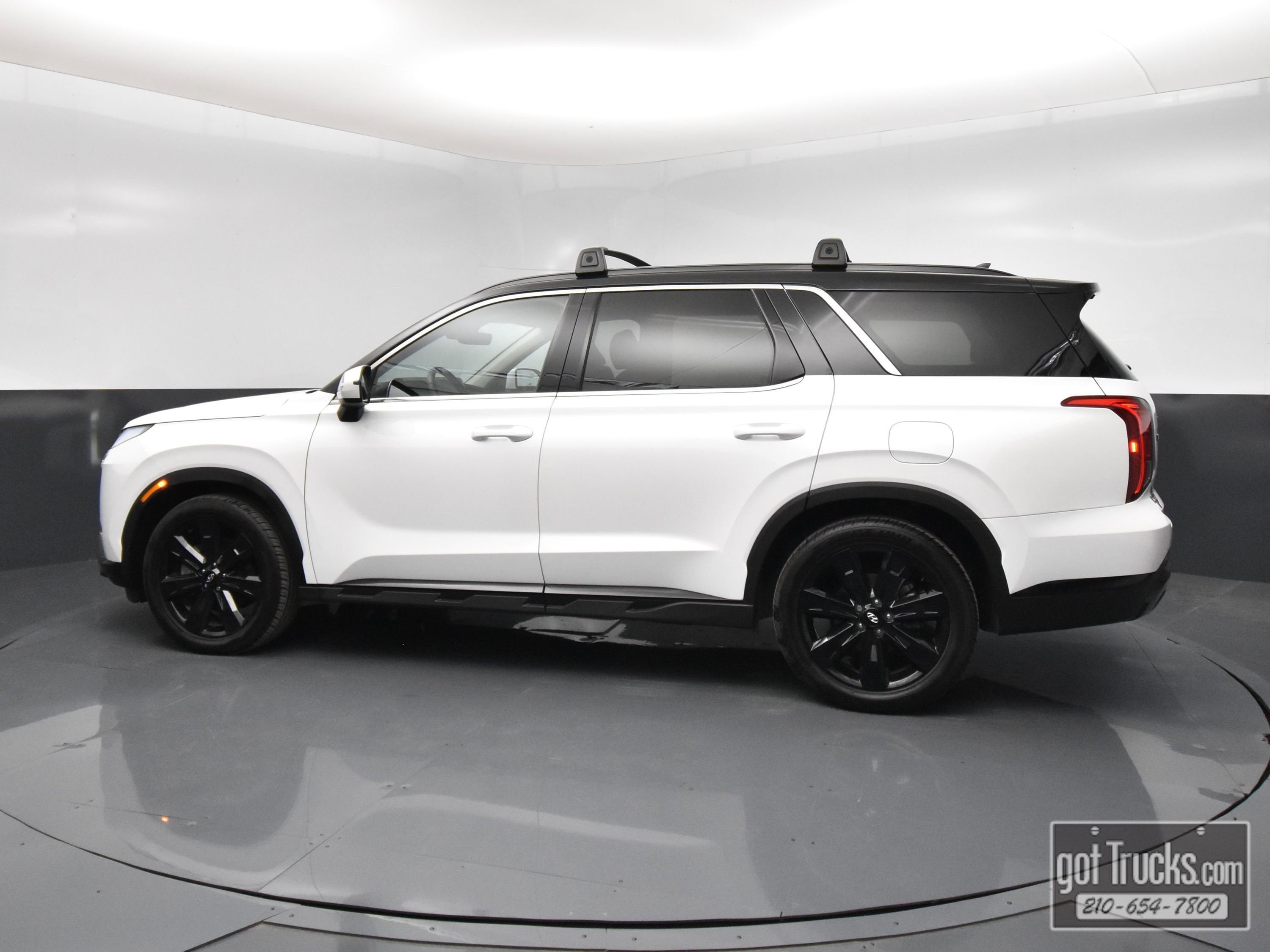 Used 2023 Hyundai Palisade XRT image 3