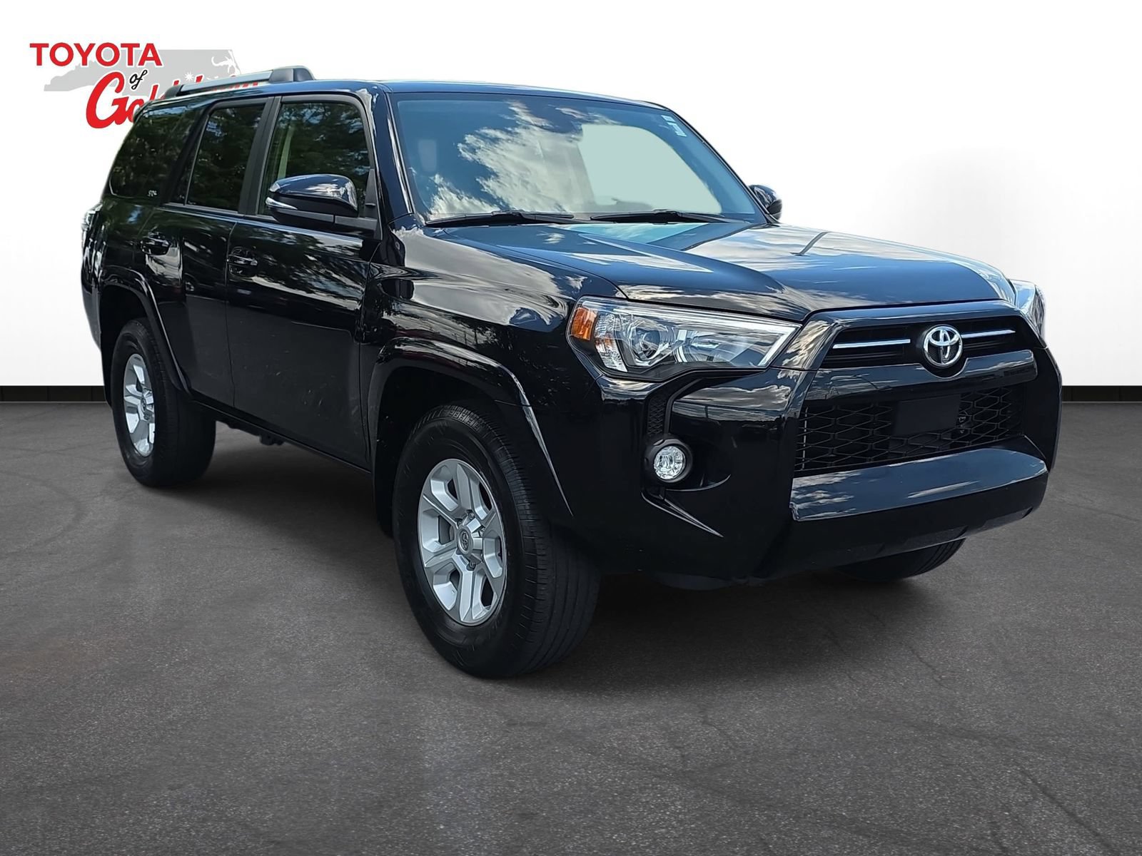 Used 2024 Toyota 4Runner SR5 Premium w/ Moonroof Package RWD image 3