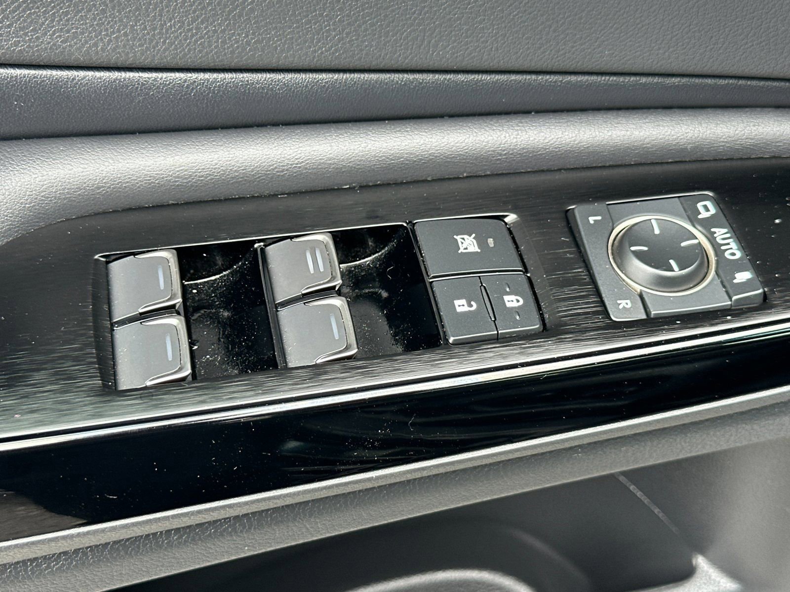 Used 2022 Lexus ES 300h w/ Premium Package FWD image 12