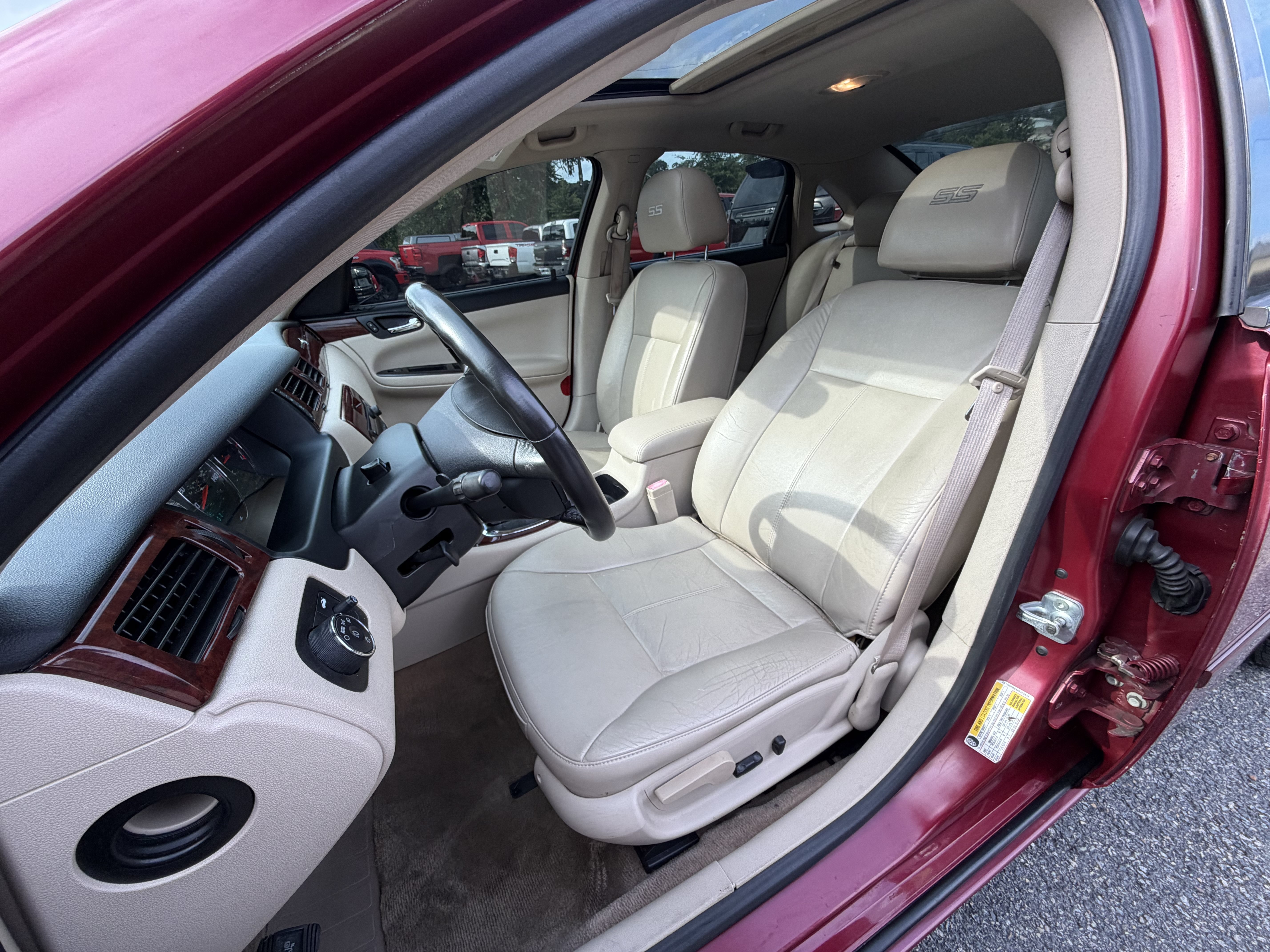 Used 2006 Chevrolet Impala SS w/ Convenience Package FWD image 12