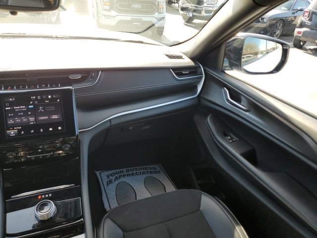 Used 2023 Jeep Grand Cherokee L Laredo AWD/4WD image 16