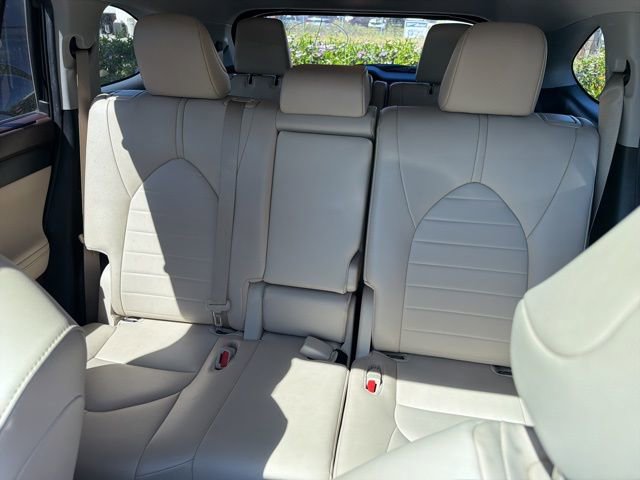 Certified 2021 Toyota Highlander XLE AWD/4WD image 14