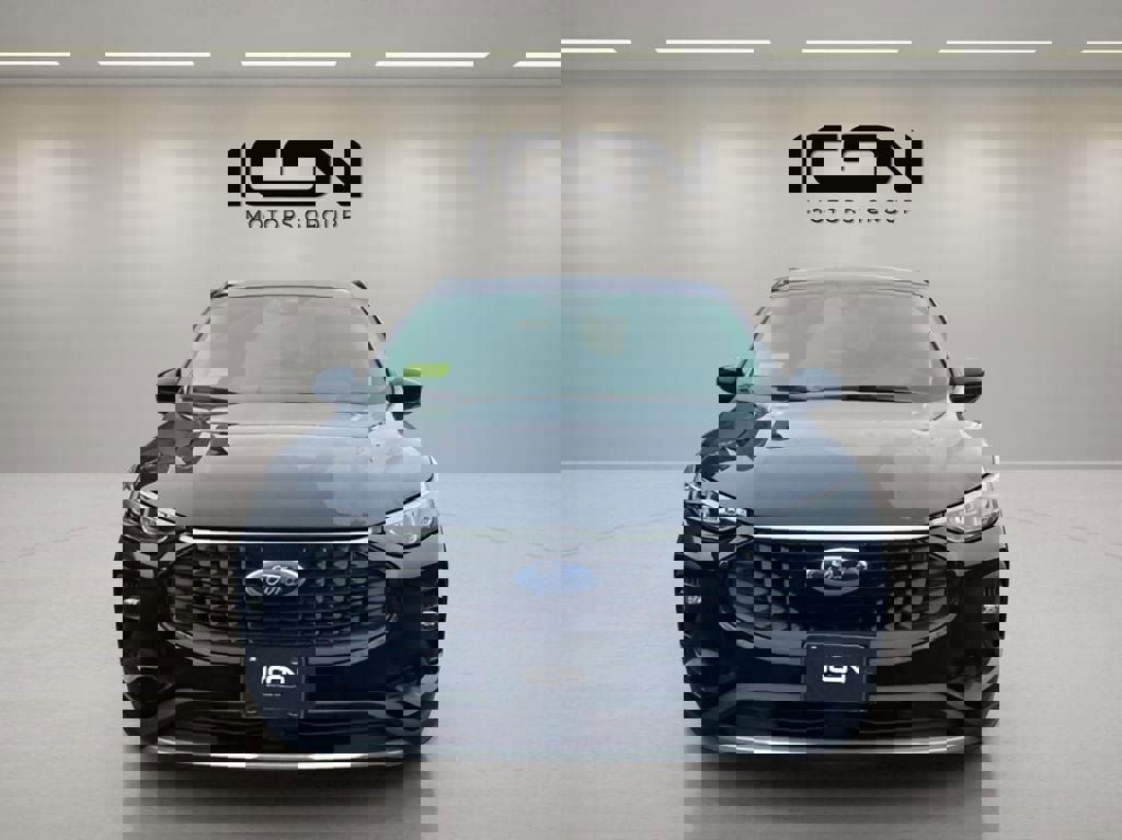 Used 2025 Ford Escape Platinum image 8