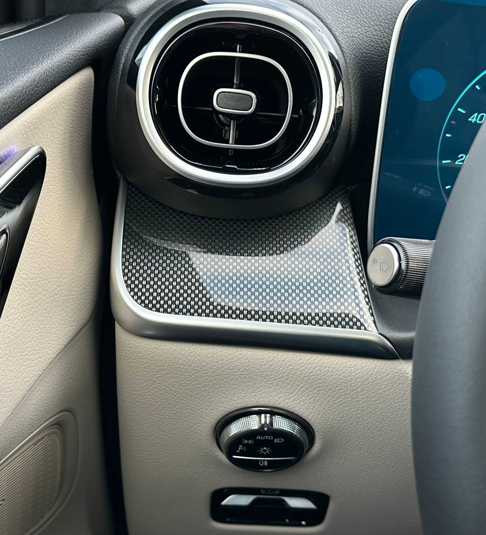 New 2026 Mercedes-Benz GLC 300 4MATIC image 30