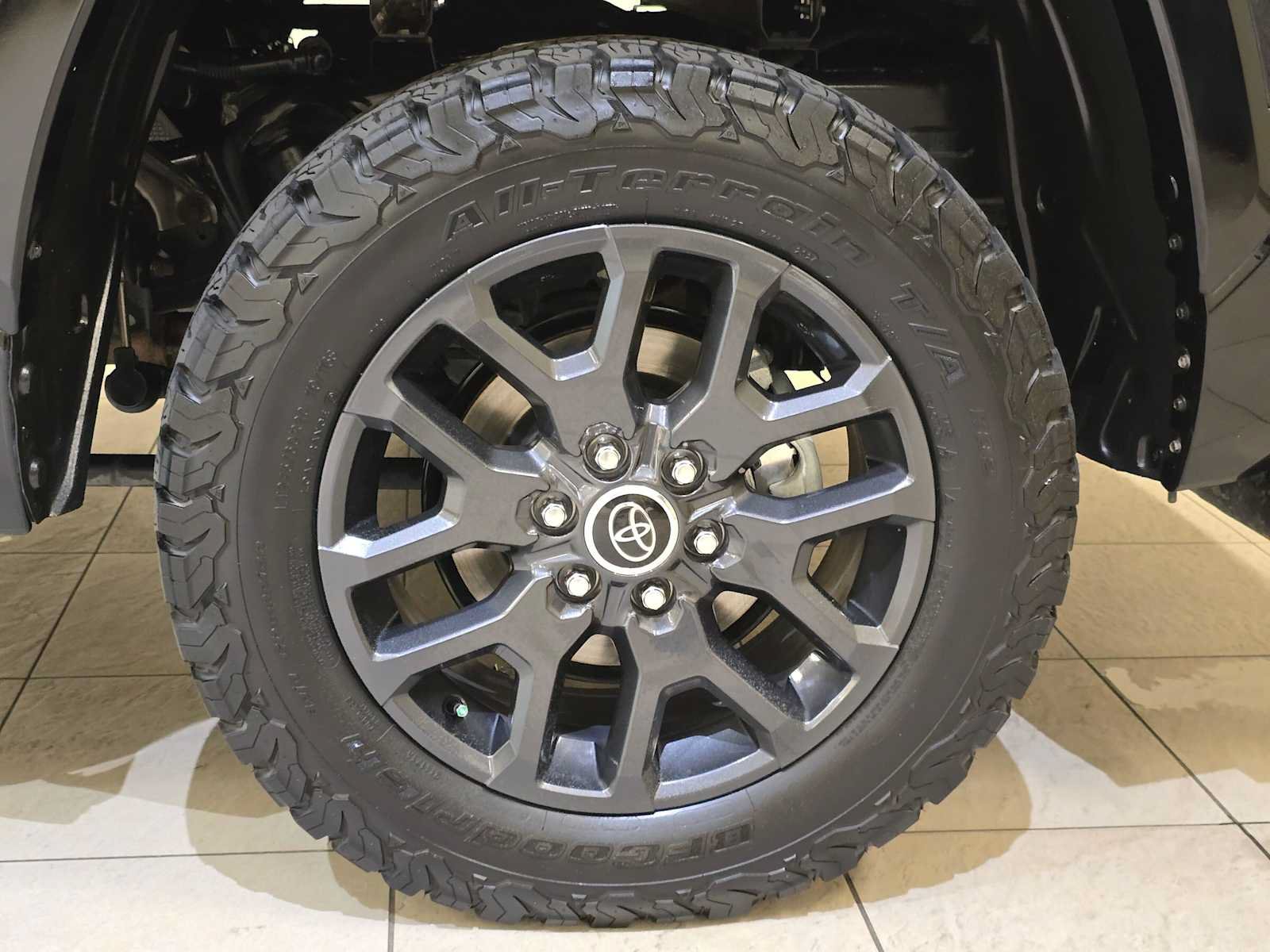 Used 2023 Toyota Tundra Platinum AWD/4WD image 9