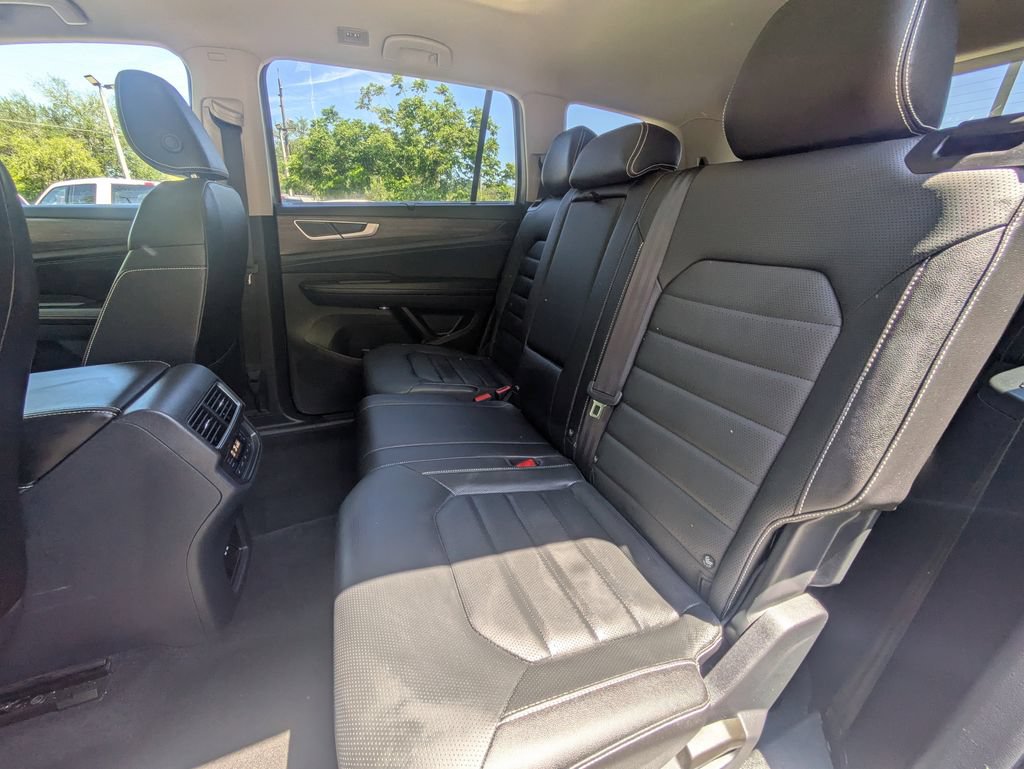 Used 2025 Volkswagen Atlas SEL AWD/4WD image 13