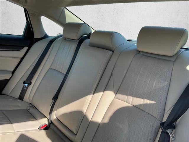 Used 2020 Honda Accord Touring image 15