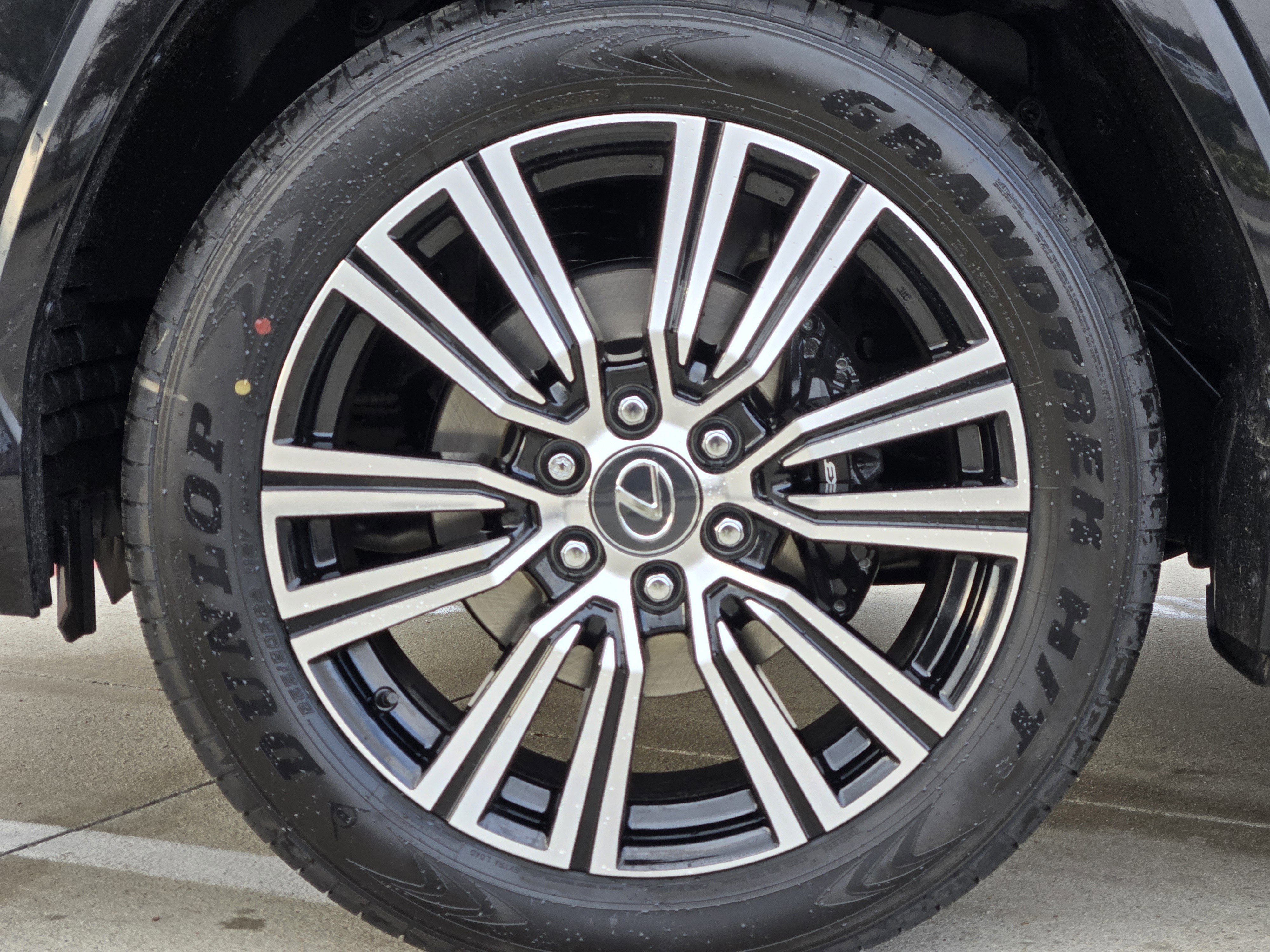 New 2026 Lexus LX 700h Luxury image 7