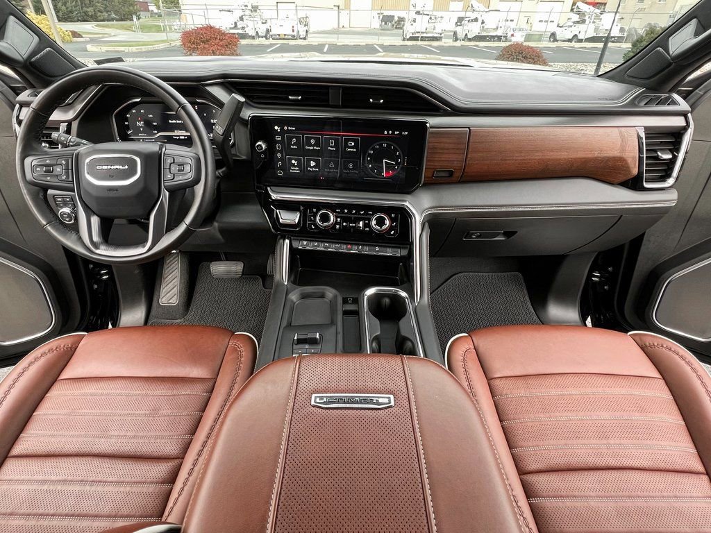 Used 2025 GMC Sierra 3500 Denali Ultimate image 3