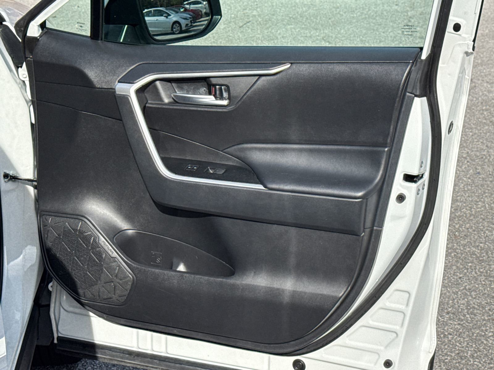 Used 2023 Toyota RAV4 XLE image 14