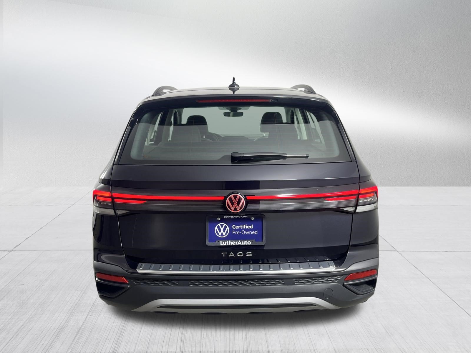 Certified 2025 Volkswagen Taos S FWD image 6