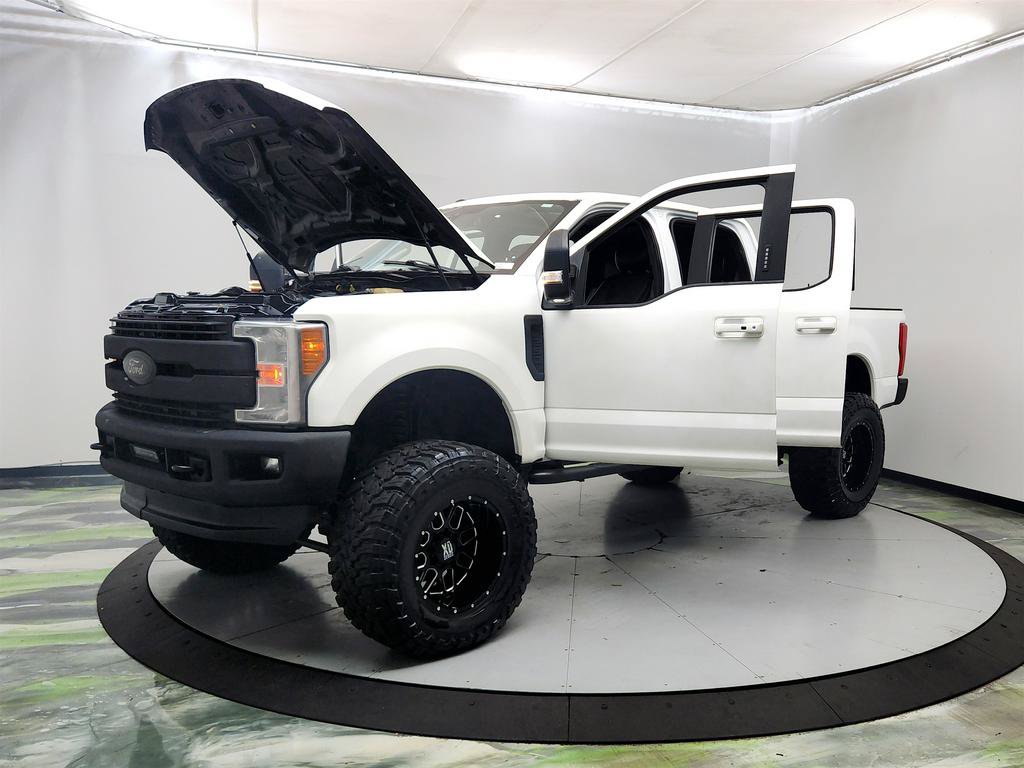 Used 2017 Ford F250 Lariat w/ Lariat Ultimate Package AWD/4WD image 9