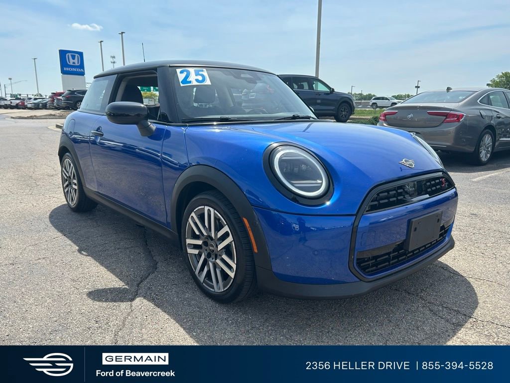 Used 2025 MINI Cooper S FWD image 1