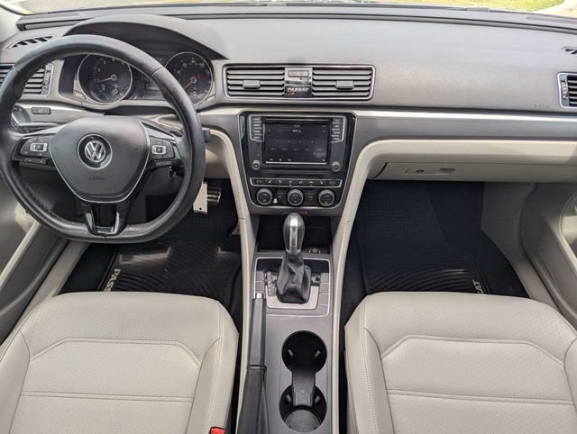 Used 2018 Volkswagen Passat 2.0T R-Line FWD image 13