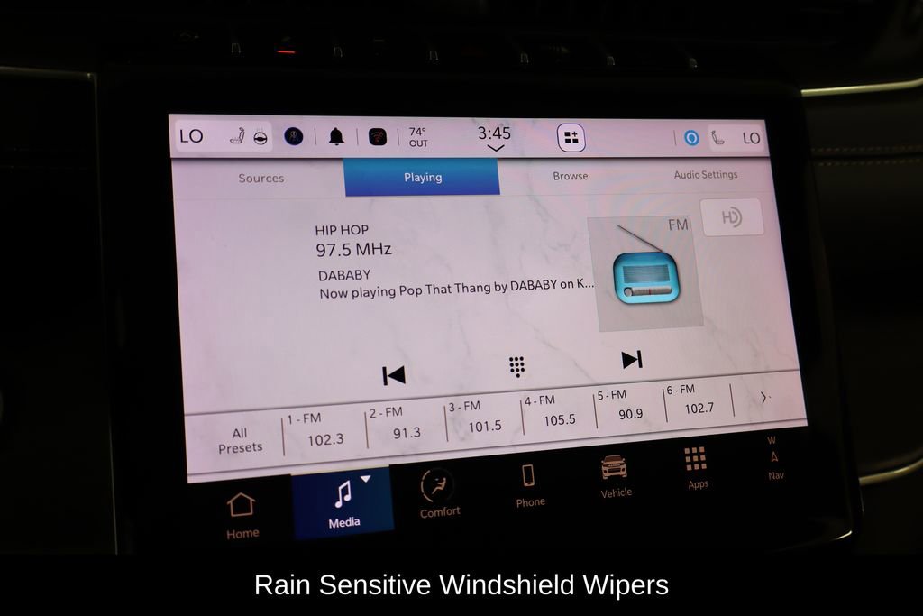 Used 2024 Jeep Grand Cherokee Limited w/ Luxury Tech Group II RWD image 28