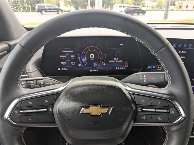 Used 2025 Chevrolet Traverse LT image 27