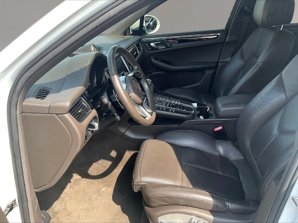 Used 2018 Porsche Macan AWD/4WD image 19