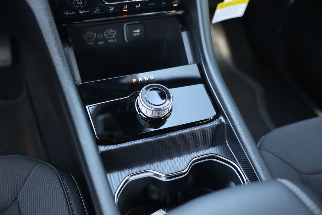 New 2025 Jeep Grand Cherokee Laredo w/ MOPAR Finishing Package image 32