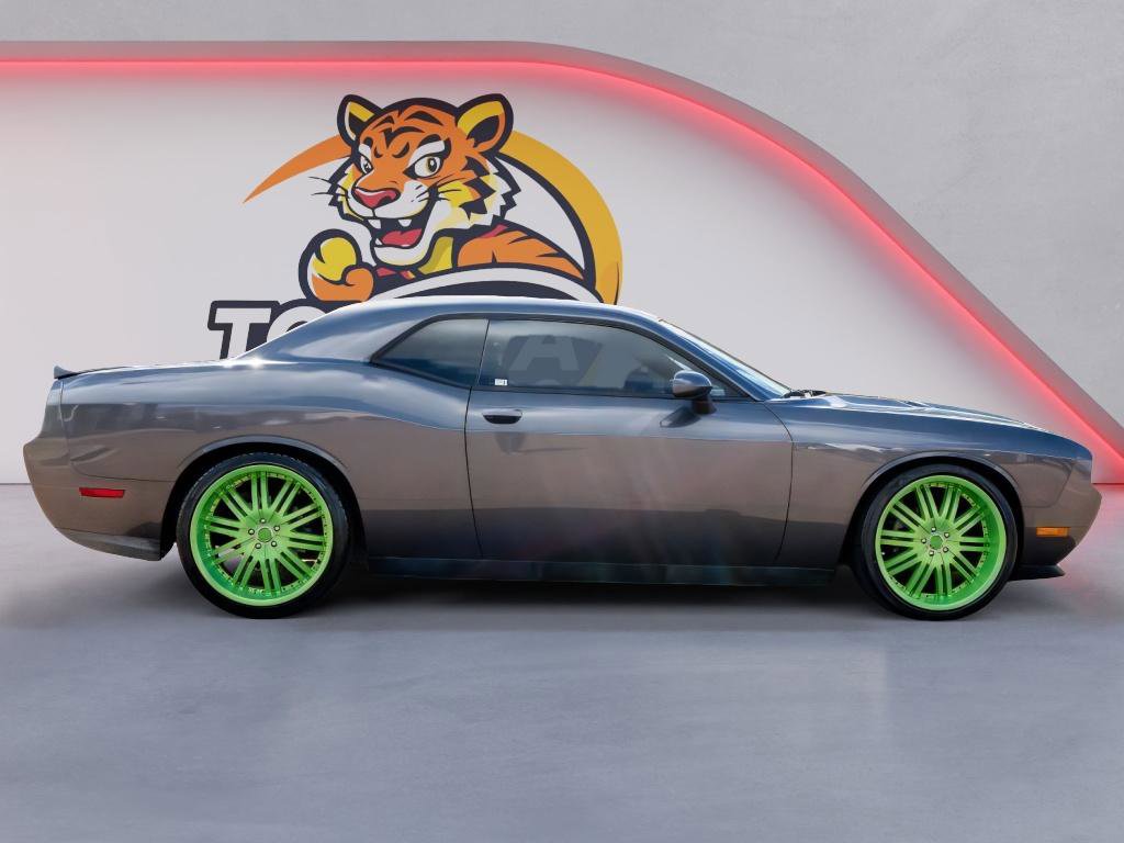 Used 2014 Dodge Challenger SXT image 5