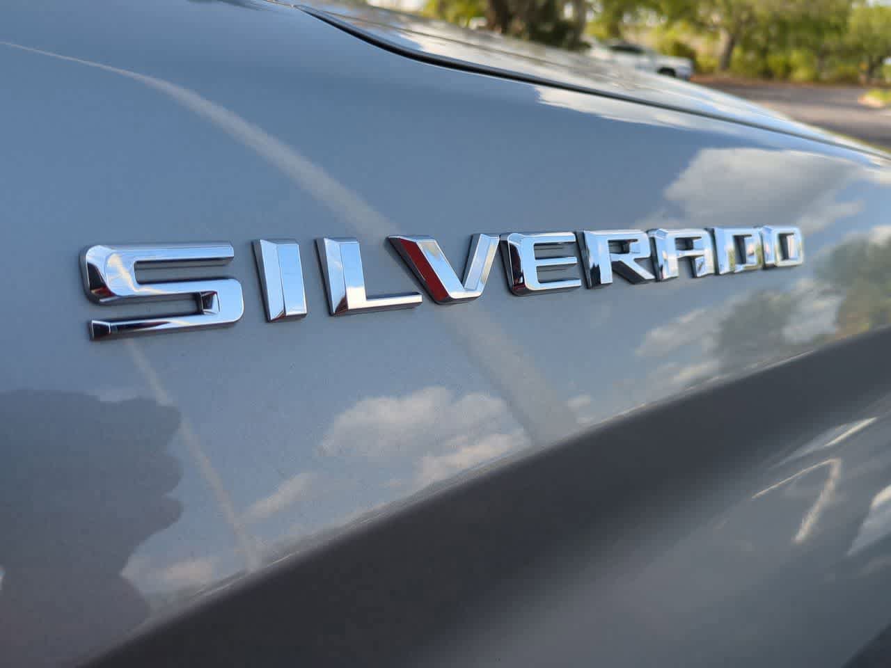 Used 2024 Chevrolet Silverado 1500 LT image 13