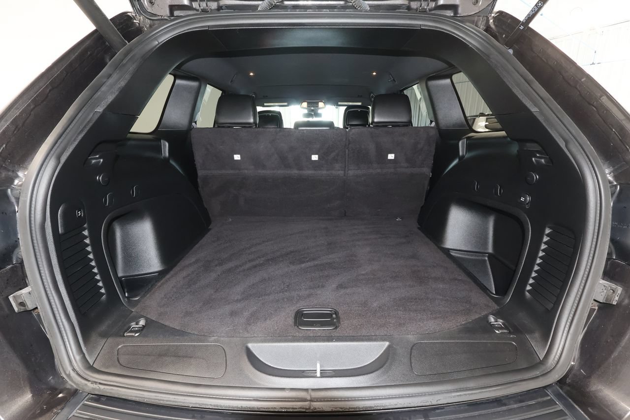 Used 2021 Jeep Grand Cherokee Laredo X RWD image 15