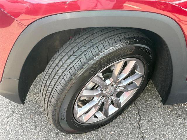 Used 2023 GMC Terrain SLT w/ LPO, Floor Liner Package AWD/4WD image 24