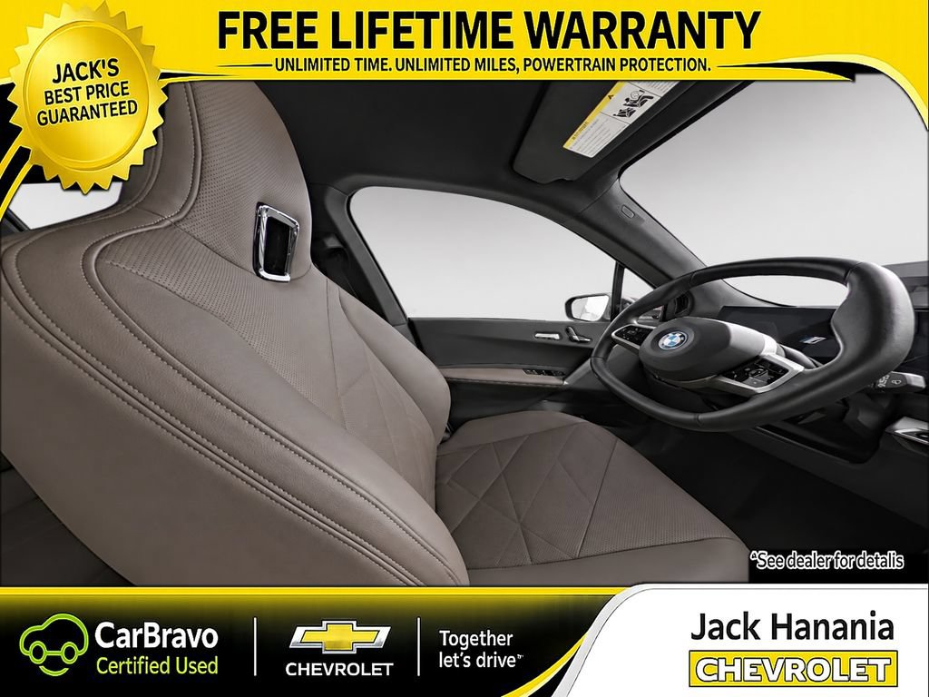Used 2023 BMW iX xDrive50 w/ Sport Package AWD/4WD image 9