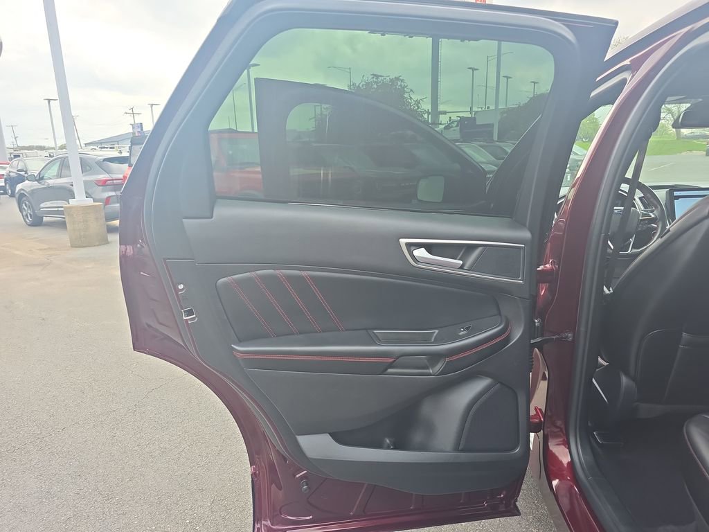Certified 2021 Ford Edge ST-Line AWD/4WD image 39