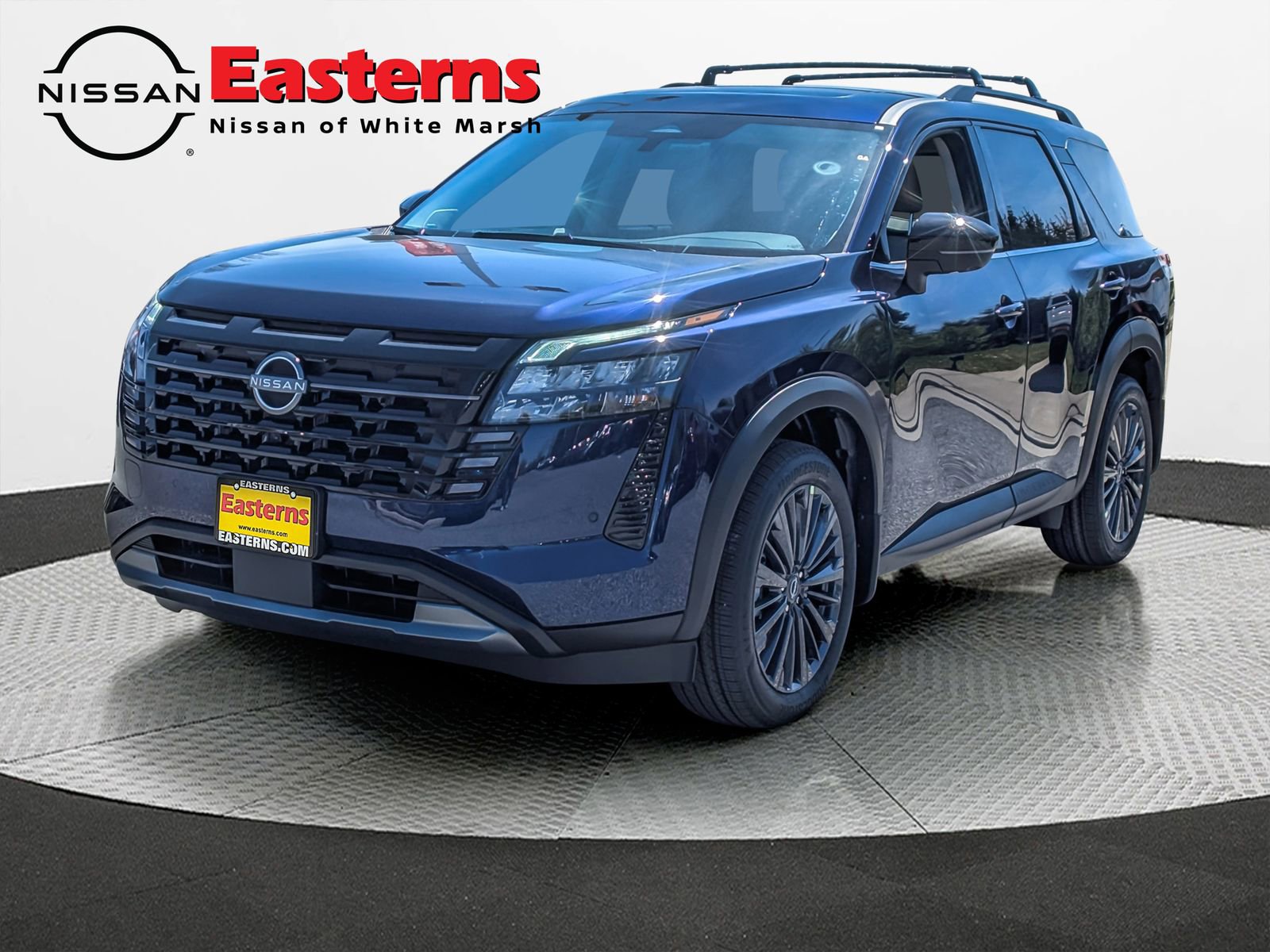 New 2026 Nissan Pathfinder SL image 1