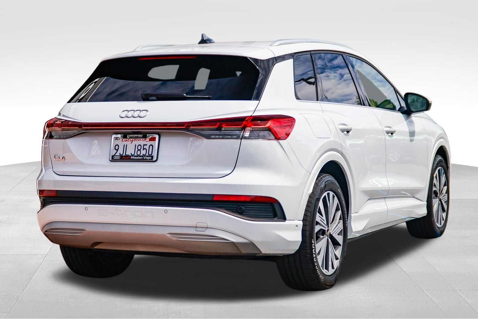 Used 2023 Audi Q4 e-tron Premium Plus RWD image 6