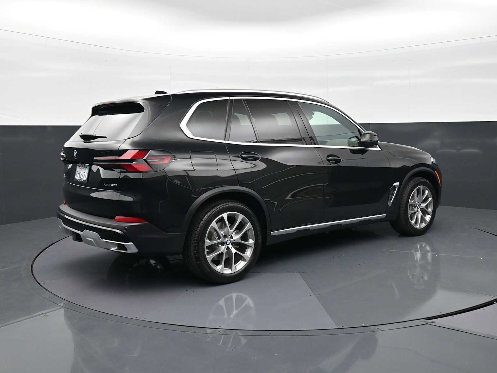 Used 2026 BMW X5 xDrive40i w/ Climate Comfort Package AWD/4WD image 5