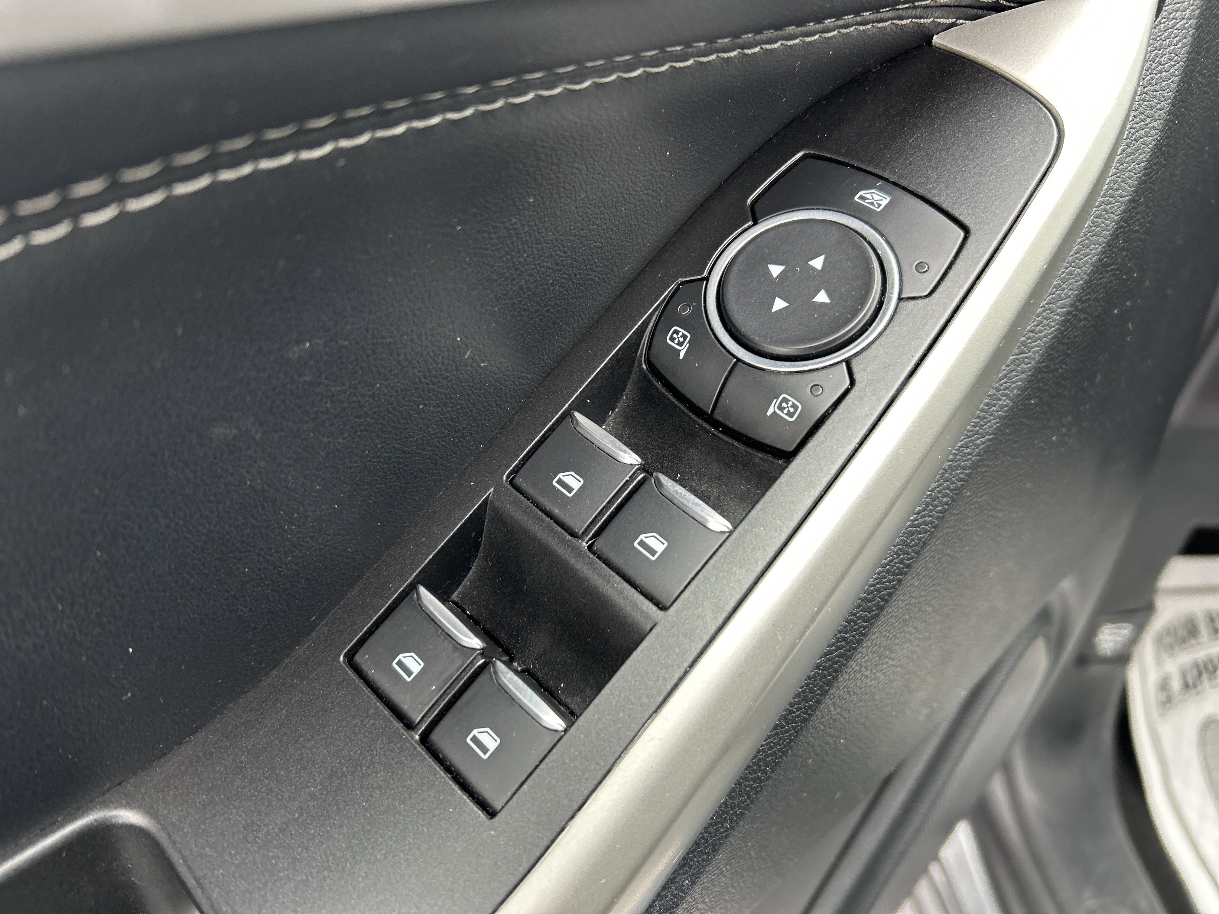 Certified 2022 Ford Explorer XLT w/ Equipment Group 202A image 16