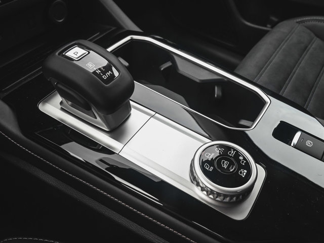 New 2025 Mitsubishi Outlander SE image 27