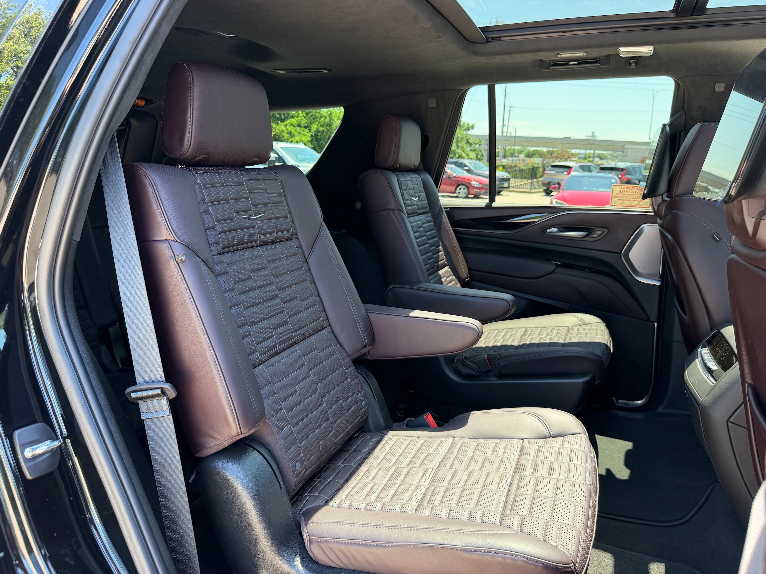 Used 2024 Cadillac Escalade Sport Platinum AWD/4WD image 12