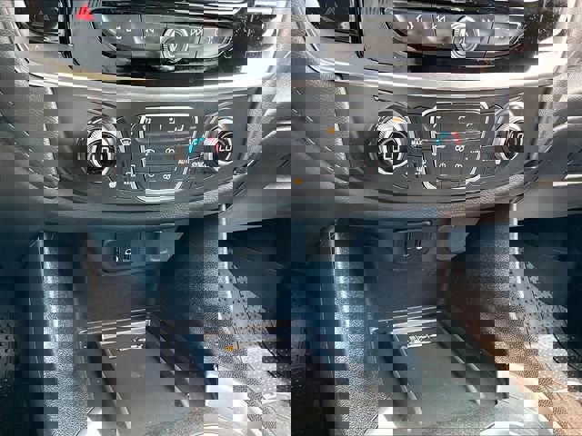 Used 2023 Chevrolet Traverse LT image 27