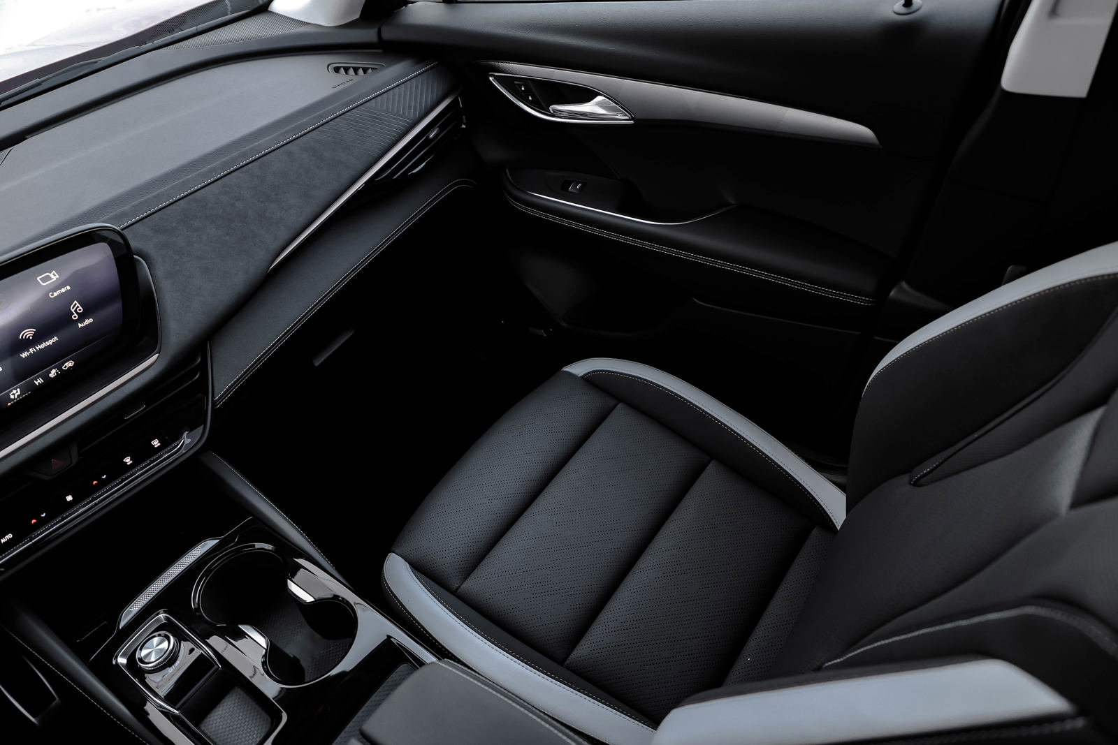 New 2025 Buick Envision Sport Touring image 40