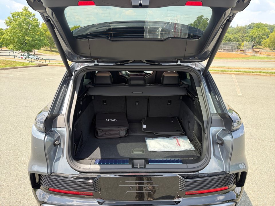 New 2026 Porsche Cayenne Electric AWD/4WD image 17