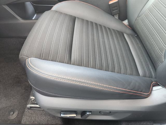 Certified 2025 Nissan Rogue SV image 21