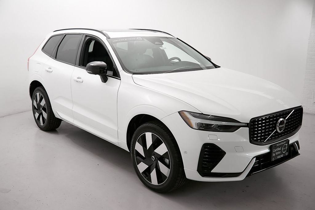 Certified 2024 Volvo XC60 T8 Plus w/ Protection Package Premier AWD/4WD image 4