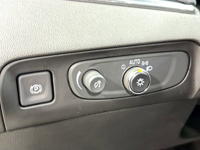 Used 2019 Buick Enclave Essence FWD image 12
