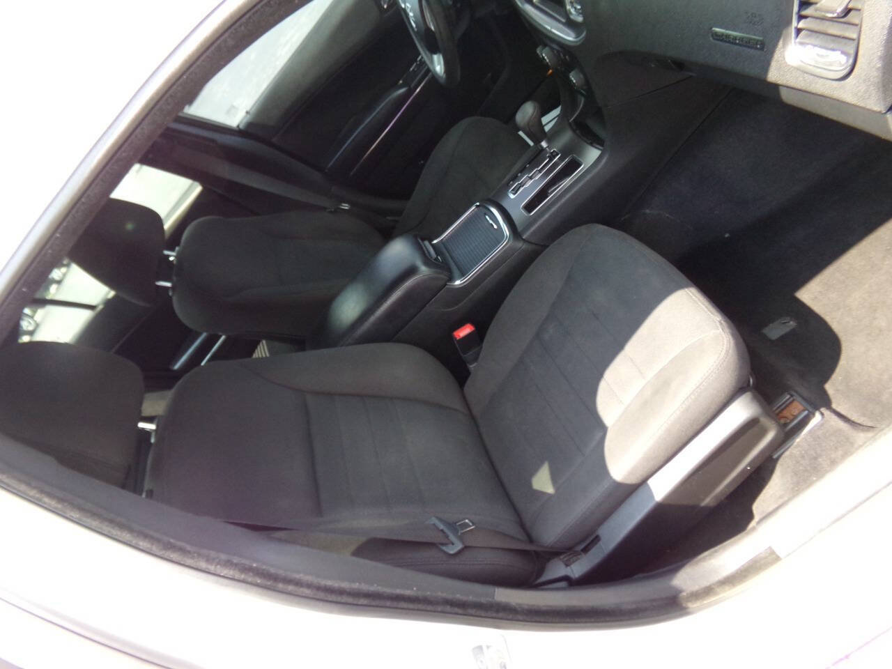 Used 2014 Dodge Charger SE RWD image 26