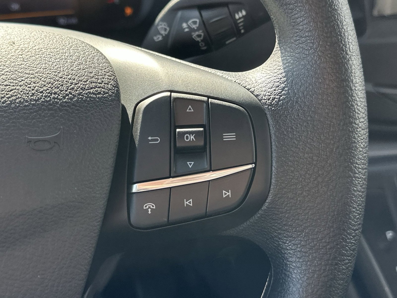 New 2026 Ford Transit 250 148 Medium Roof w/ Load Area Protection Package image 20