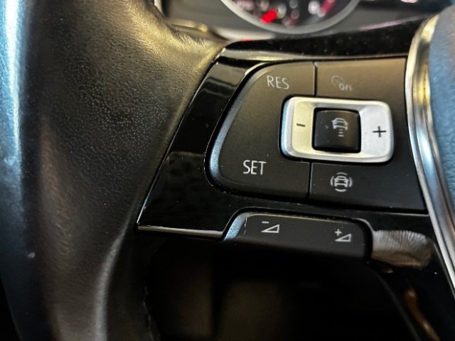 Used 2020 Volkswagen Atlas SE w/ Panoramic Sunroof Package FWD image 14