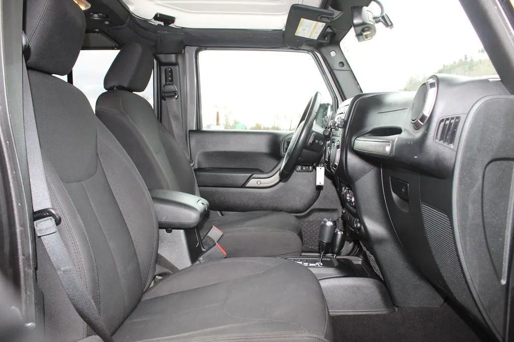 Used 2018 Jeep Wrangler Unlimited Sport S AWD/4WD image 16