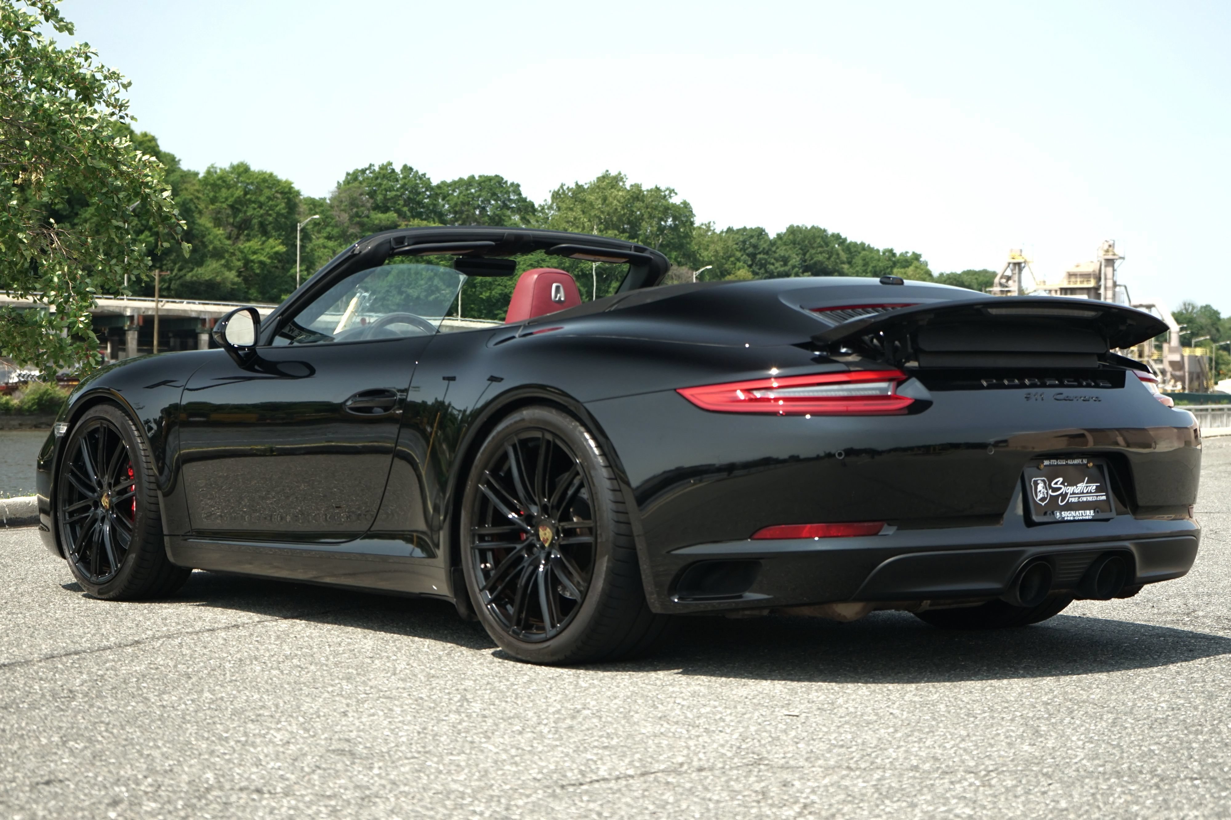 Used 2017 Porsche 911 Carrera RWD image 5