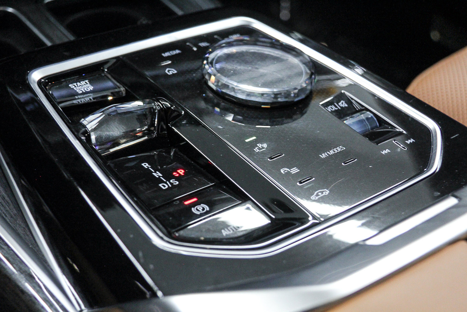 Certified 2023 BMW 740i RWD image 20