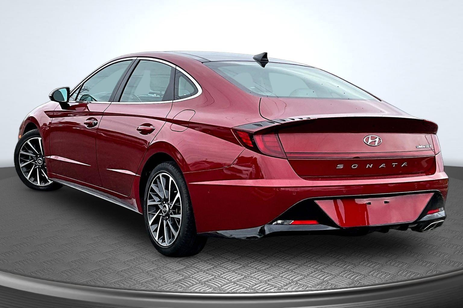 Used 2023 Hyundai Sonata Limited w/ Cargo Package FWD image 3