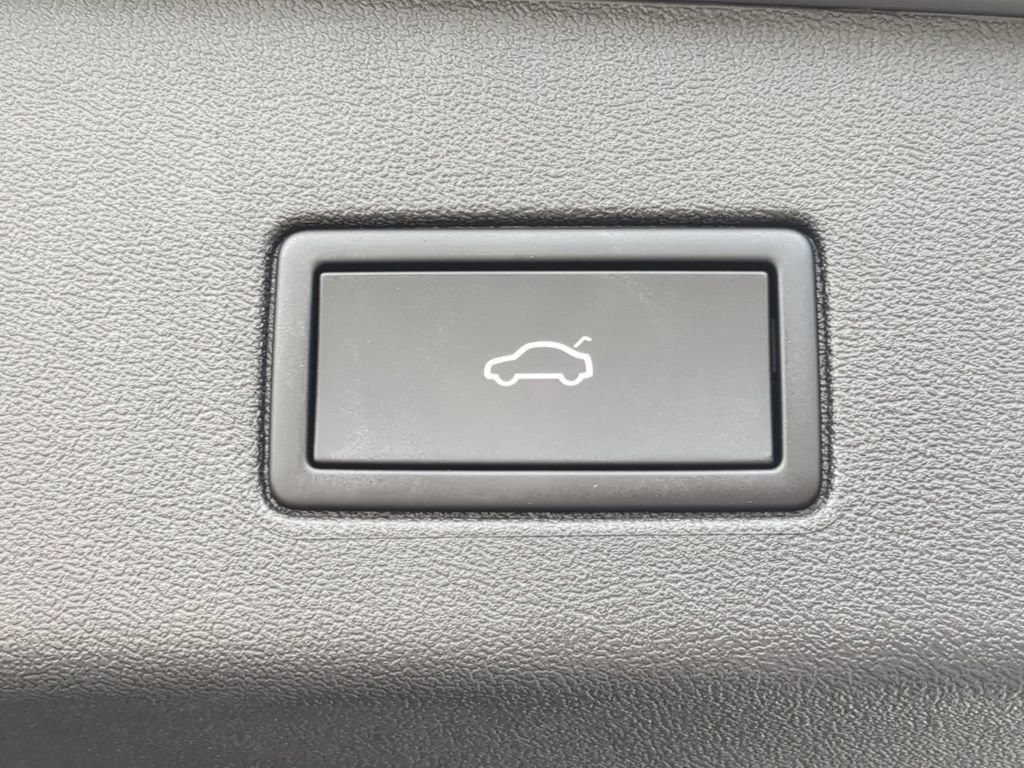 Used 2023 Volkswagen ID.4 S RWD image 10